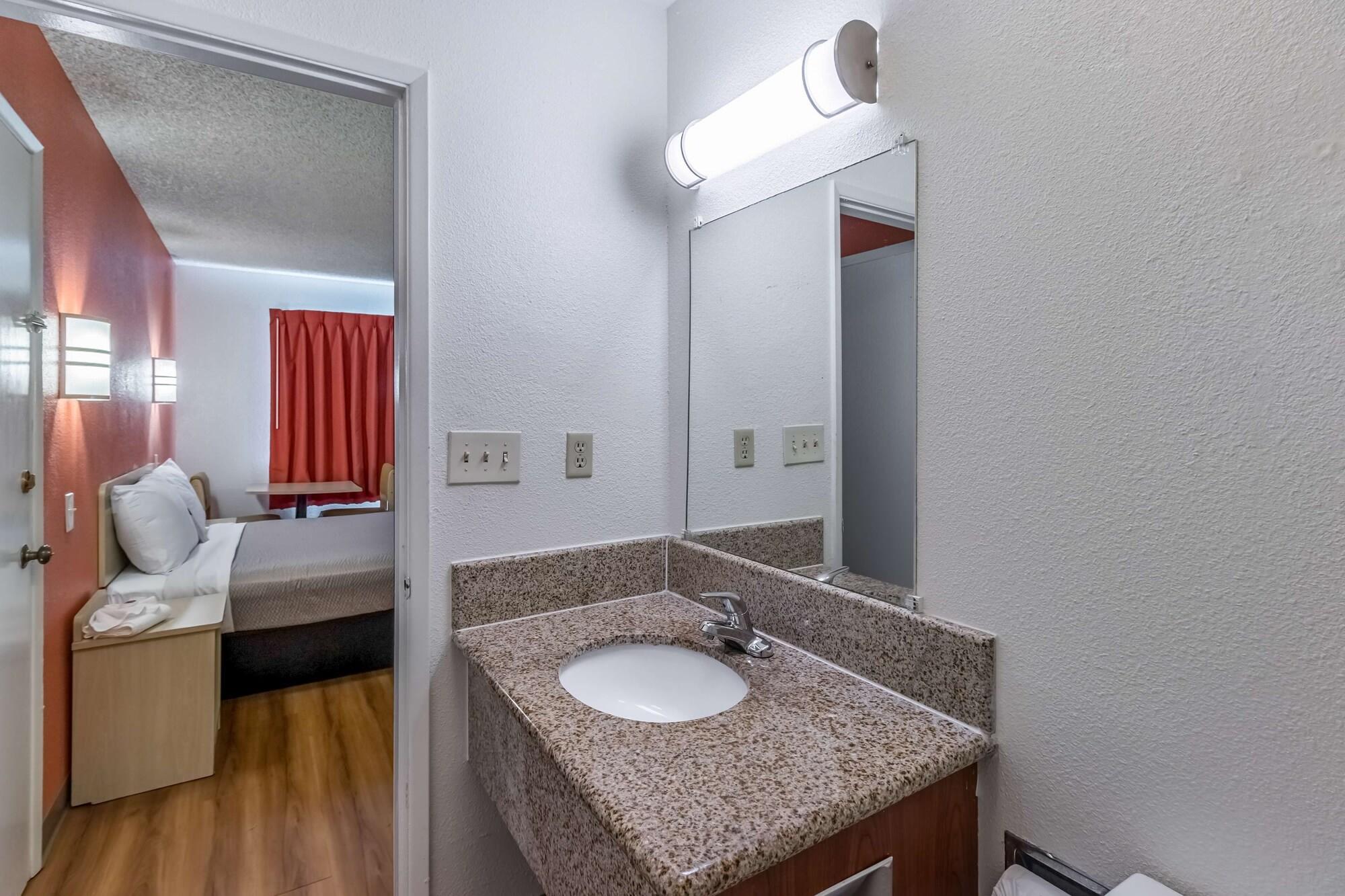 Motel 6-Beaverton, Or Bagian luar foto