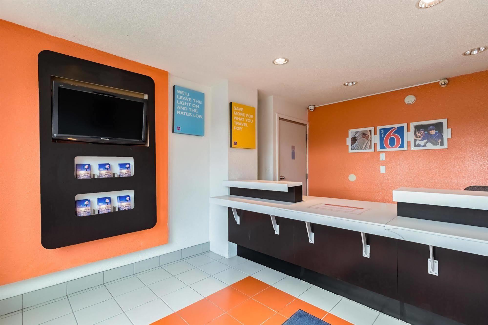 Motel 6-Beaverton, Or Bagian luar foto